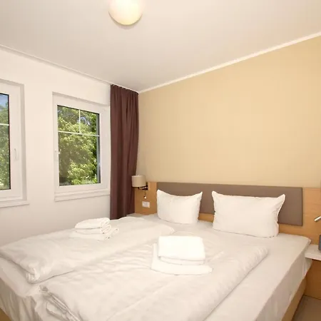 Strandnahe Mit Terrasse, Gratis Nutzung Vom Ahoi Erlebnisbad Und Sauna In Sellin - Rex Rugia 14-4 * Lobbe